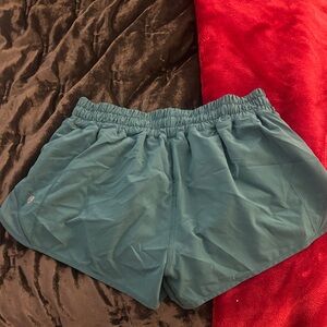 Lululemon Hotty Hot Shorts 2.5”